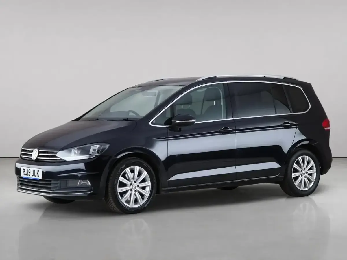 Used VW Touran SEL 150 HP (110 kW) 2019 Black MPV