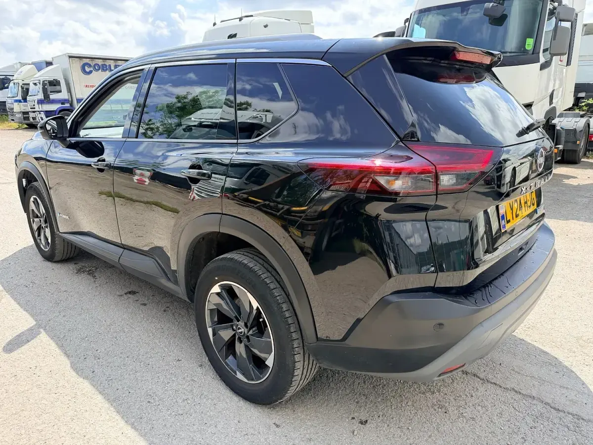 Used Nissan X-Trail N-Connecta 204 HP (150 kW) 2024 Black SUV