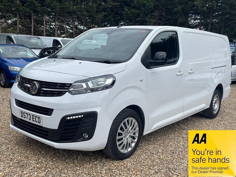 White Used 2023 Vauxhall Vivaro S Van | £16,000 (Good price) - Image 1/4