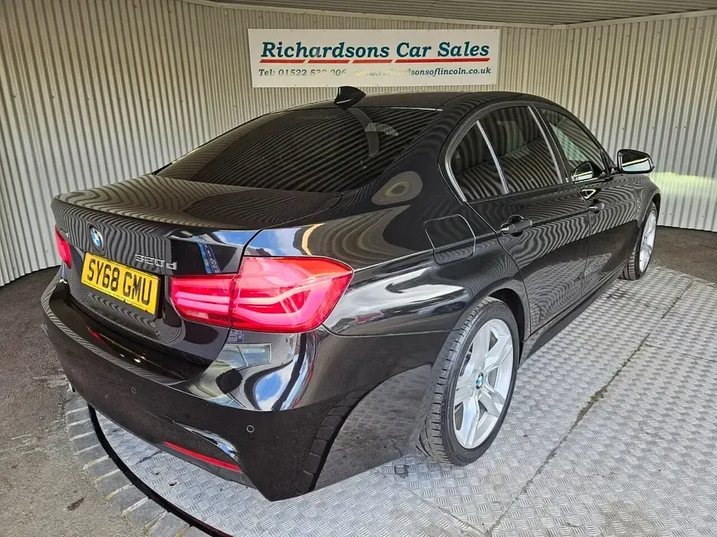 Begagnad BMW 320 M Sport 190 HK (139 kW) 2018 Svart Sedan