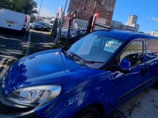 Blue Used 2016 Fiat Doblò MPV | £4,495 (Fair price) - Image 1/3