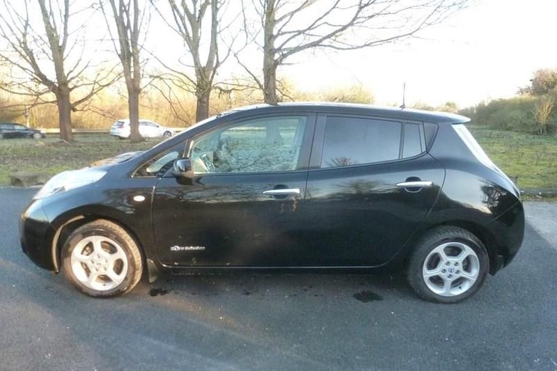 Used Nissan Leaf 80 kW (109 HP) 2011 Black Hatchback