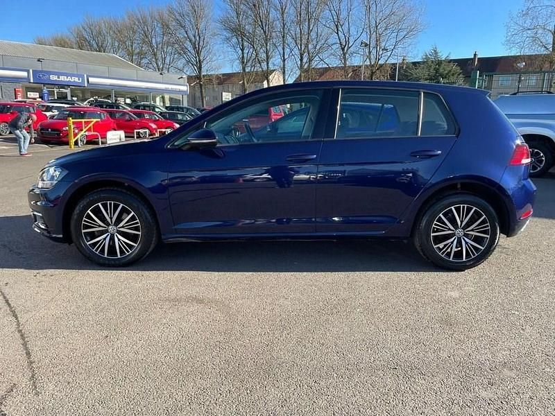 Used VW Golf VII SE 115 HP (84 kW) 2017 Blue Hatchback