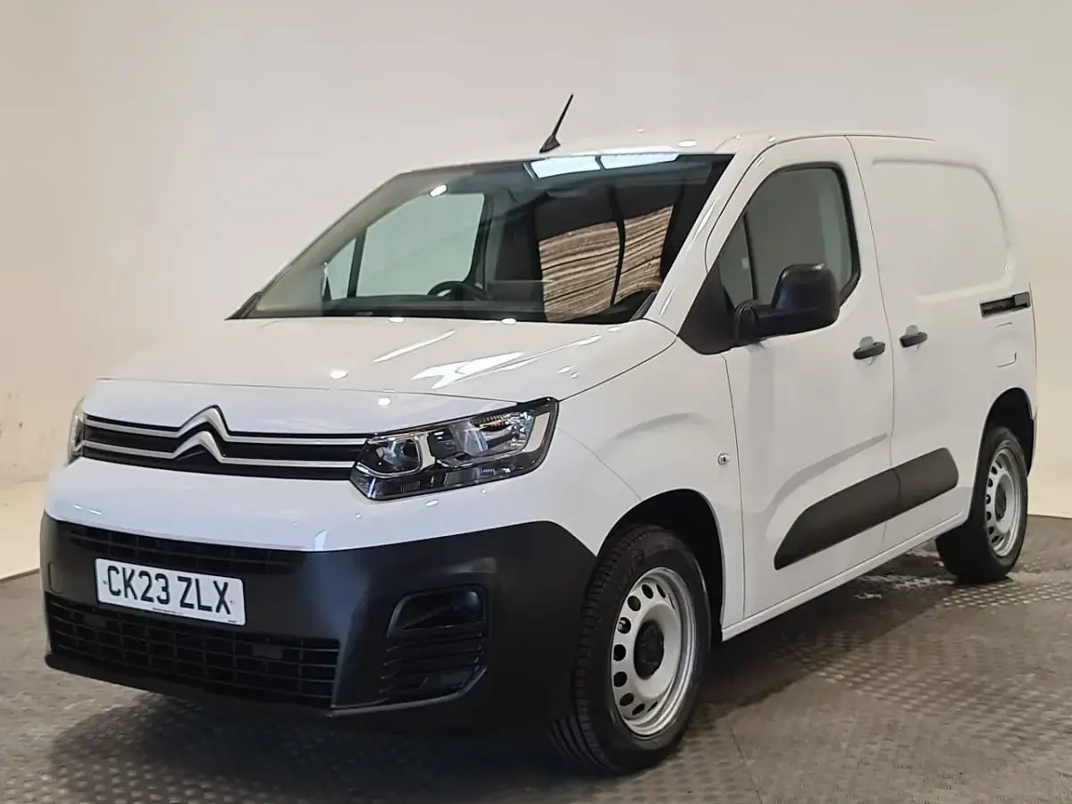 Used Citroën Berlingo 100 HP (73 kW) 2023 White MPV