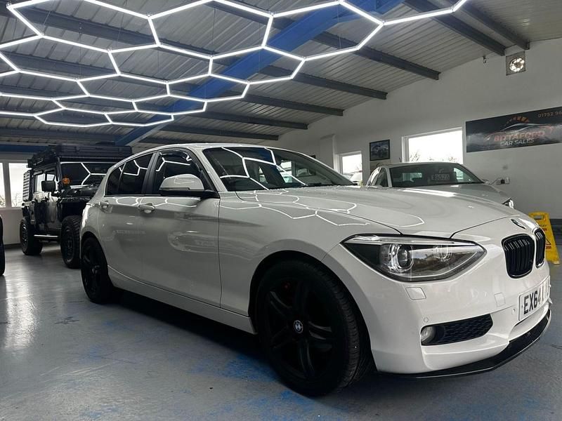 Used BMW 120 Comfort Edition 2014 White Hatchback