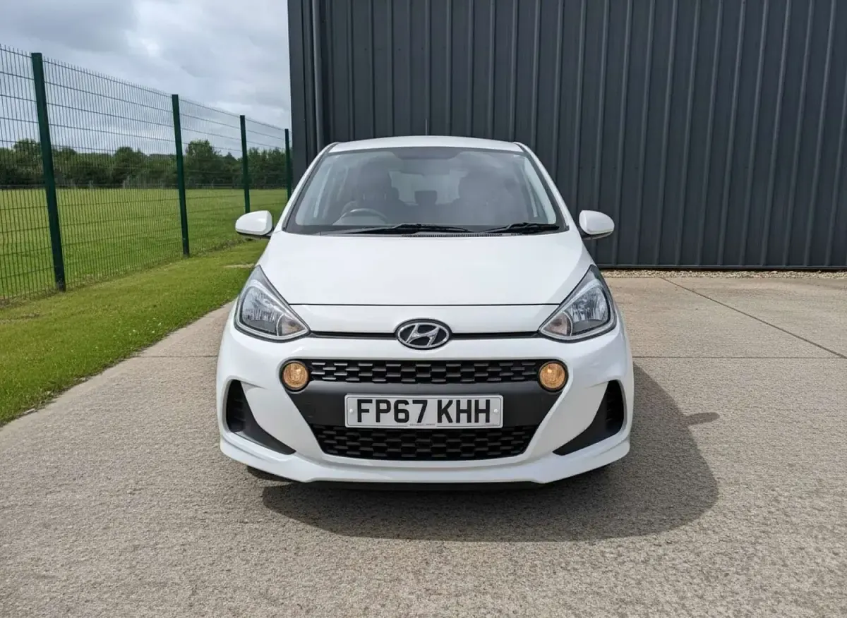 Used Hyundai i10 SE 2017 White Hatchback
