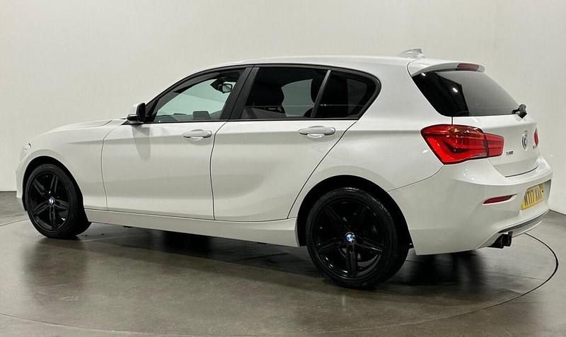 Used BMW 120 Sport Line 190 HP (139 kW) 2017 White Hatchback