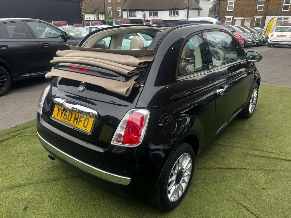 Usado Fiat 500C Lounge 69 HP (50 kW) 2010 Preto Cabrios