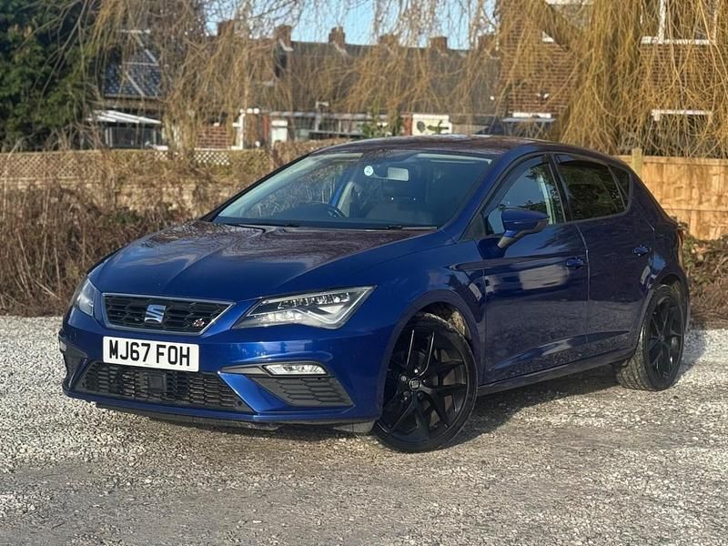 Begagnad Seat Leon FR 125 HK (91 kW) 2017 Blå Halvkombi