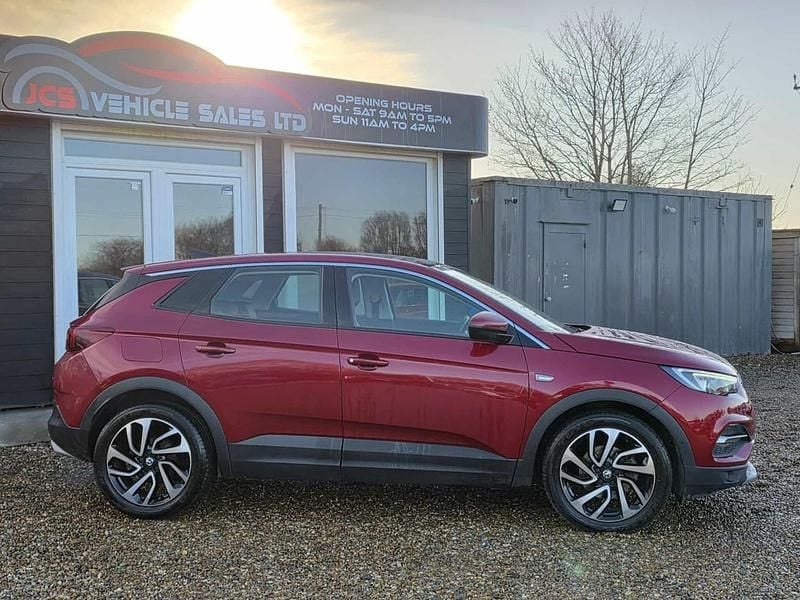 Used Vauxhall Grandland X Elite 130 HP (95 kW) 2018 Red SUV