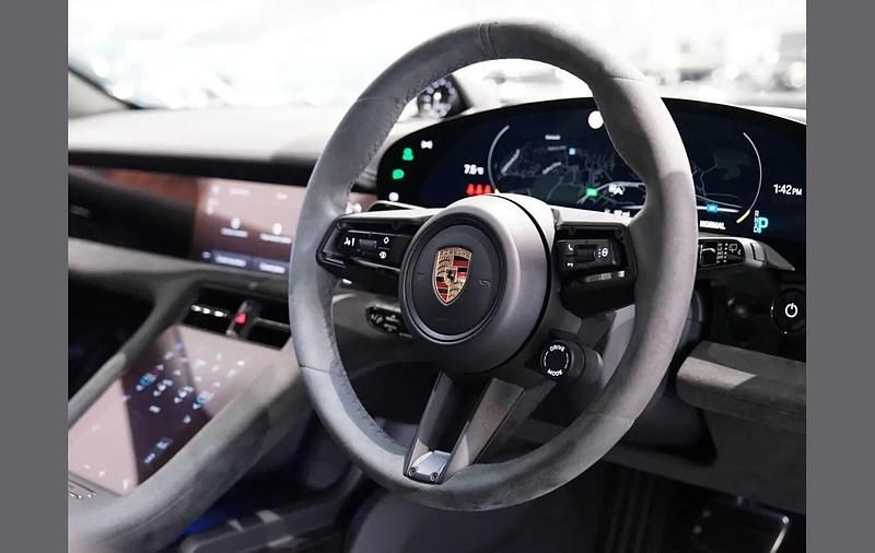 Used Porsche Taycan 439 kW (598 HP) 2023 Grey Estate