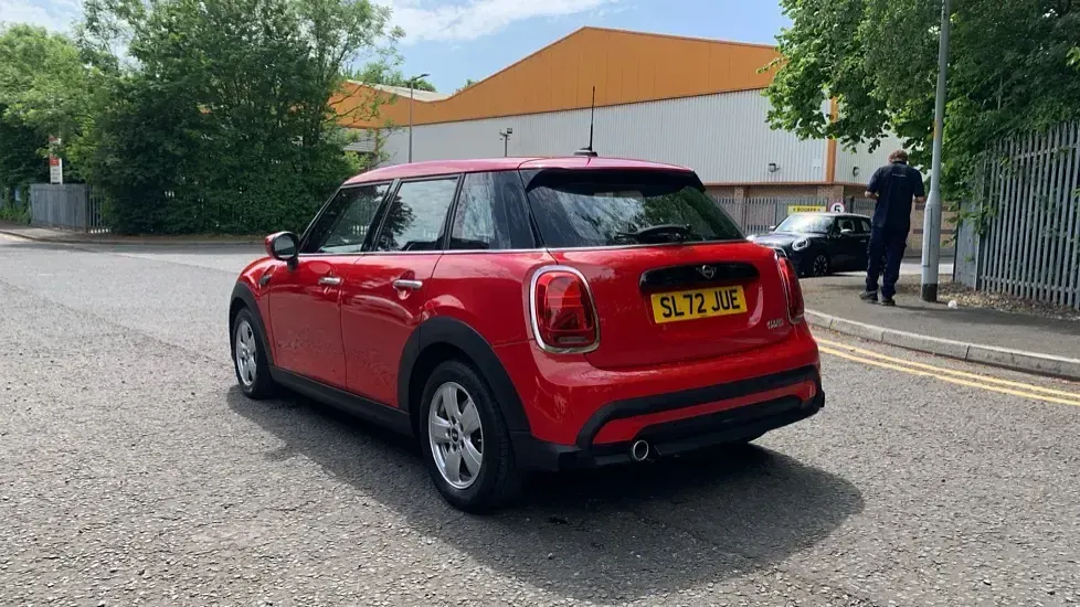 Used Mini Cooper Classic 134 HP (98 kW) 2022 Red Hatchback