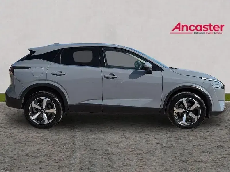 Used Nissan Qashqai N-Connecta 158 HP (116 kW) 2024 Ceramic grey SUV