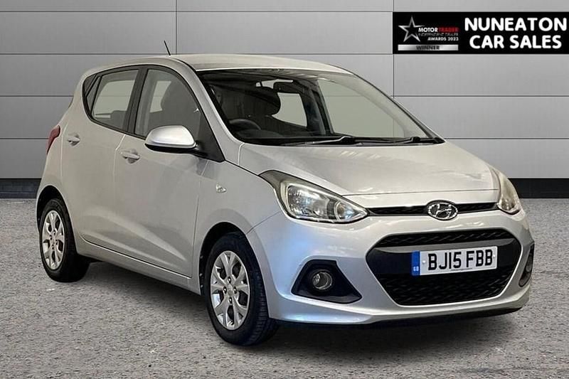 Silver Used 2015 Hyundai i10 SE Hatchback | £5,600 (Good price) - Image 1/1