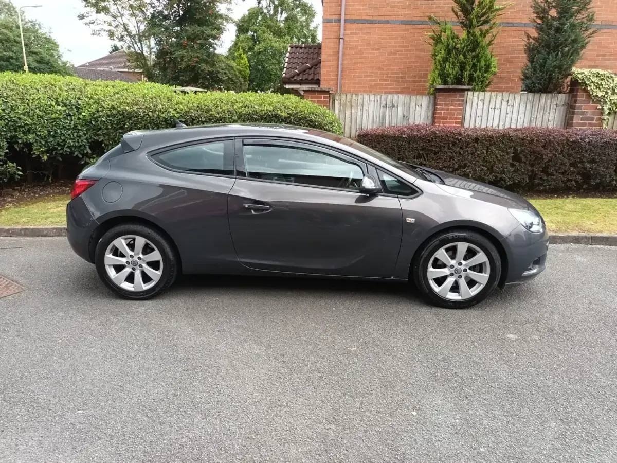 Second-hand Vauxhall Astra GTC Sport 2014 Gri Hatchback