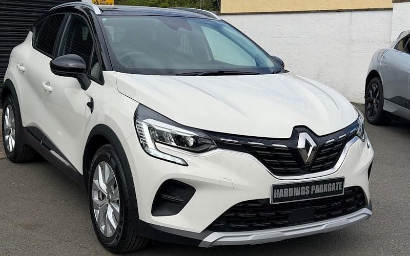 Second-hand Renault Captur Iconic 131 CP (96 kW) 2020 Alb SUV