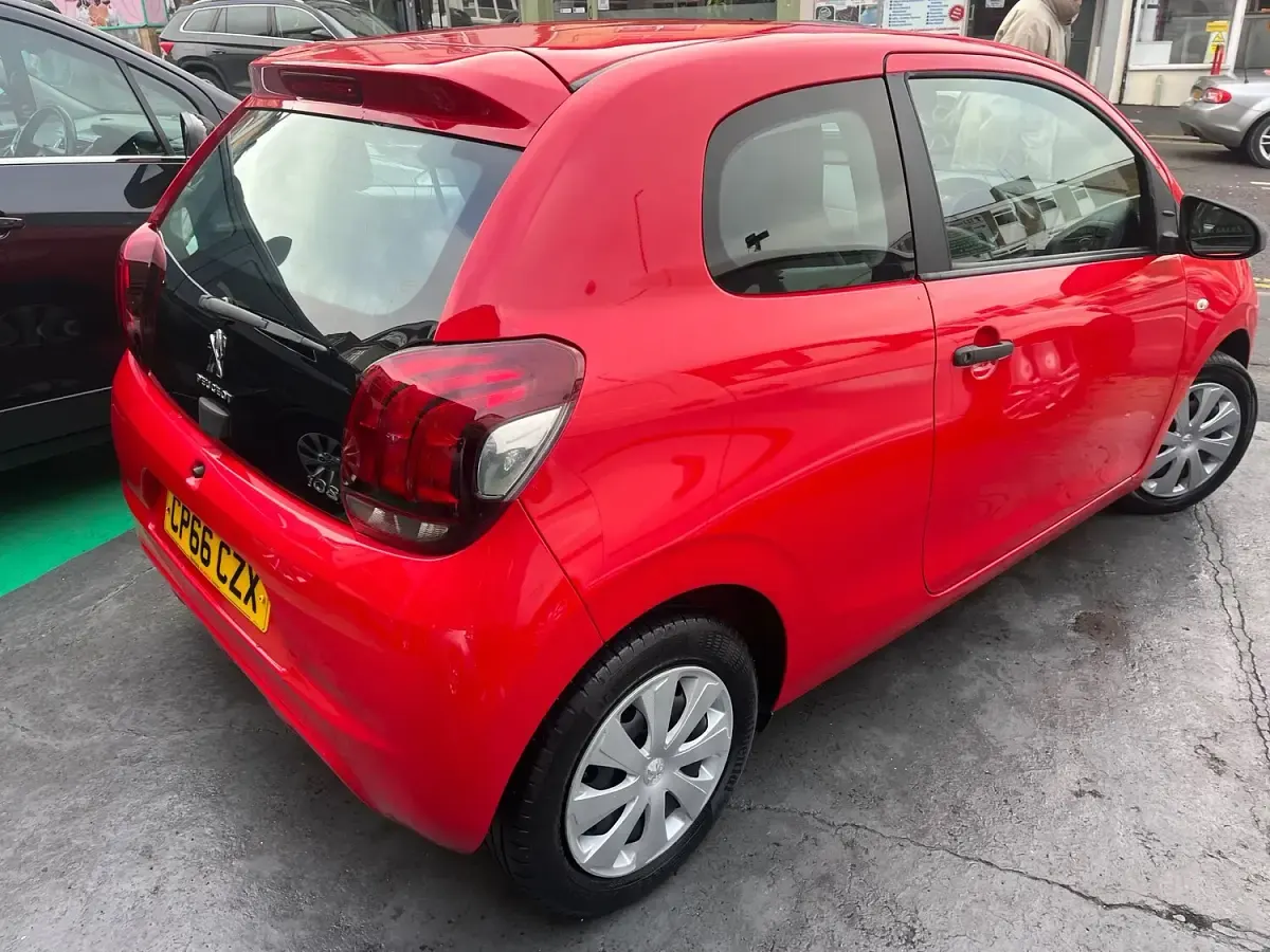 Used Peugeot 108 Access 68 HP (50 kW) 2016 Red Hatchback
