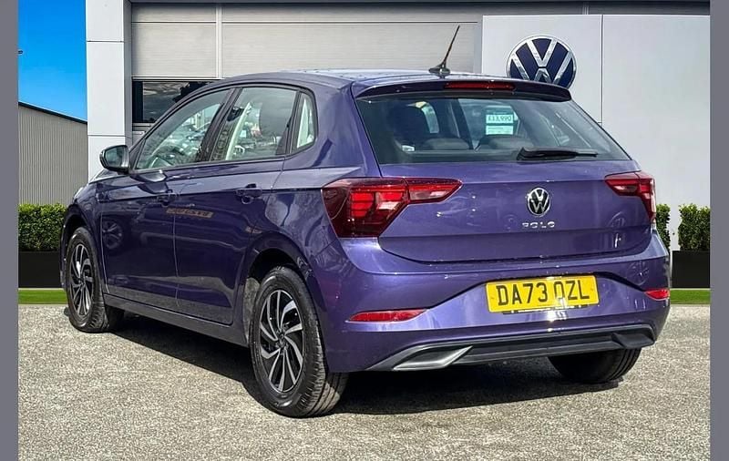 Gebraucht VW Polo Life 95 PS (69 kW) 2023 Violett Kleinwagen