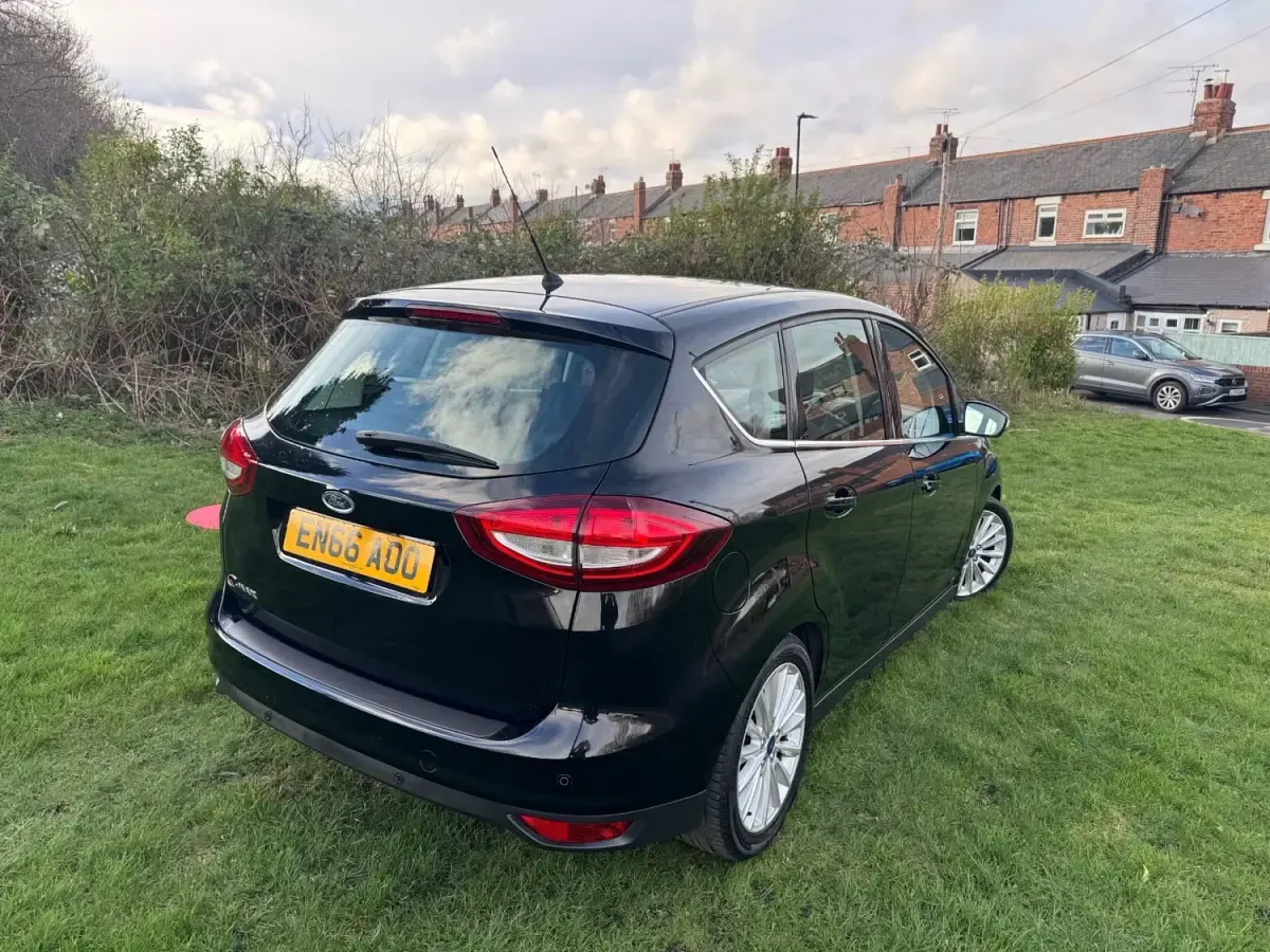 Begagnad Ford C-MAX Titanium 120 HK (88 kW) 2016 Svart Minibuss