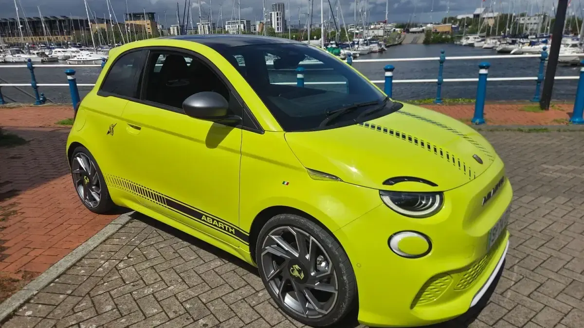 Used Abarth 500e Scorpionissima 114 kW (155 HP) 2024 Green Hatchback