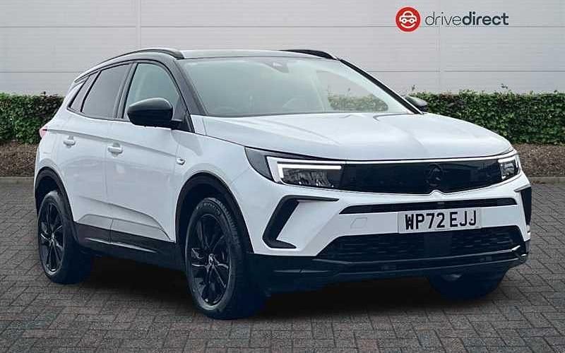 Used Vauxhall Grandland X GS Line 131 HP (96 kW) 2022 White SUV