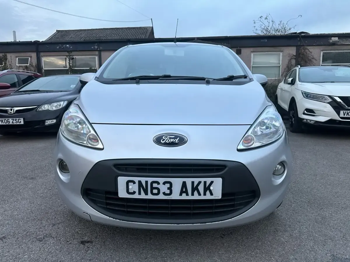 Begagnad Ford Ka Zetec 69 HK (50 kW) 2013 Silver Halvkombi