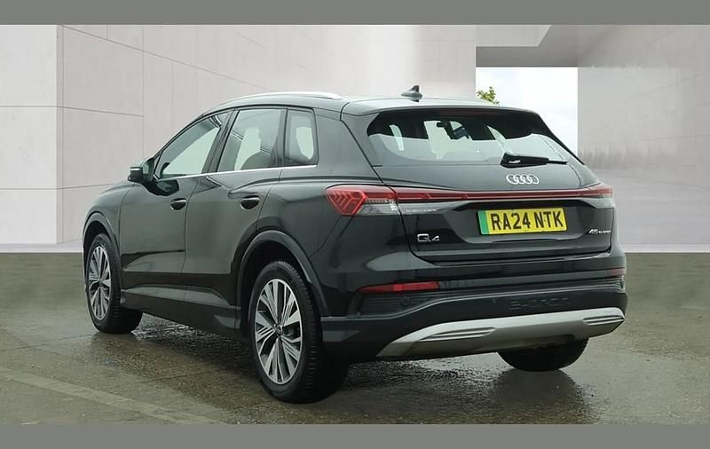 Second-hand Audi Q4 e-tron Sport 206 kW (281 CP) 2024 Negru SUV