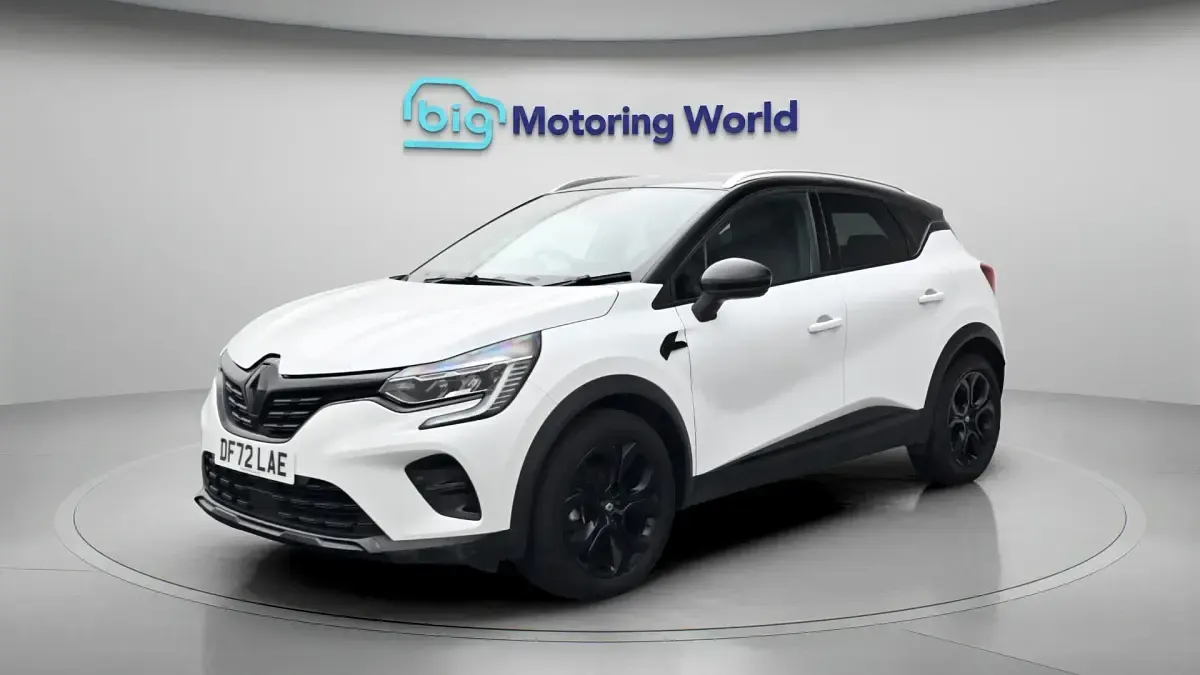 Used Renault Captur Rive Gauche 145 HP (106 kW) 2023 White/black SUV
