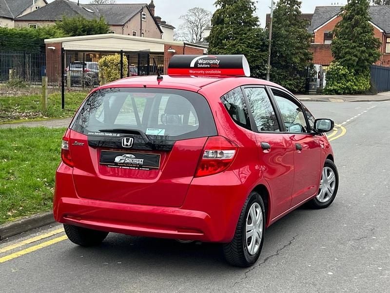 Used Honda Jazz S 90 HP (66 kW) 2014 Red Hatchback