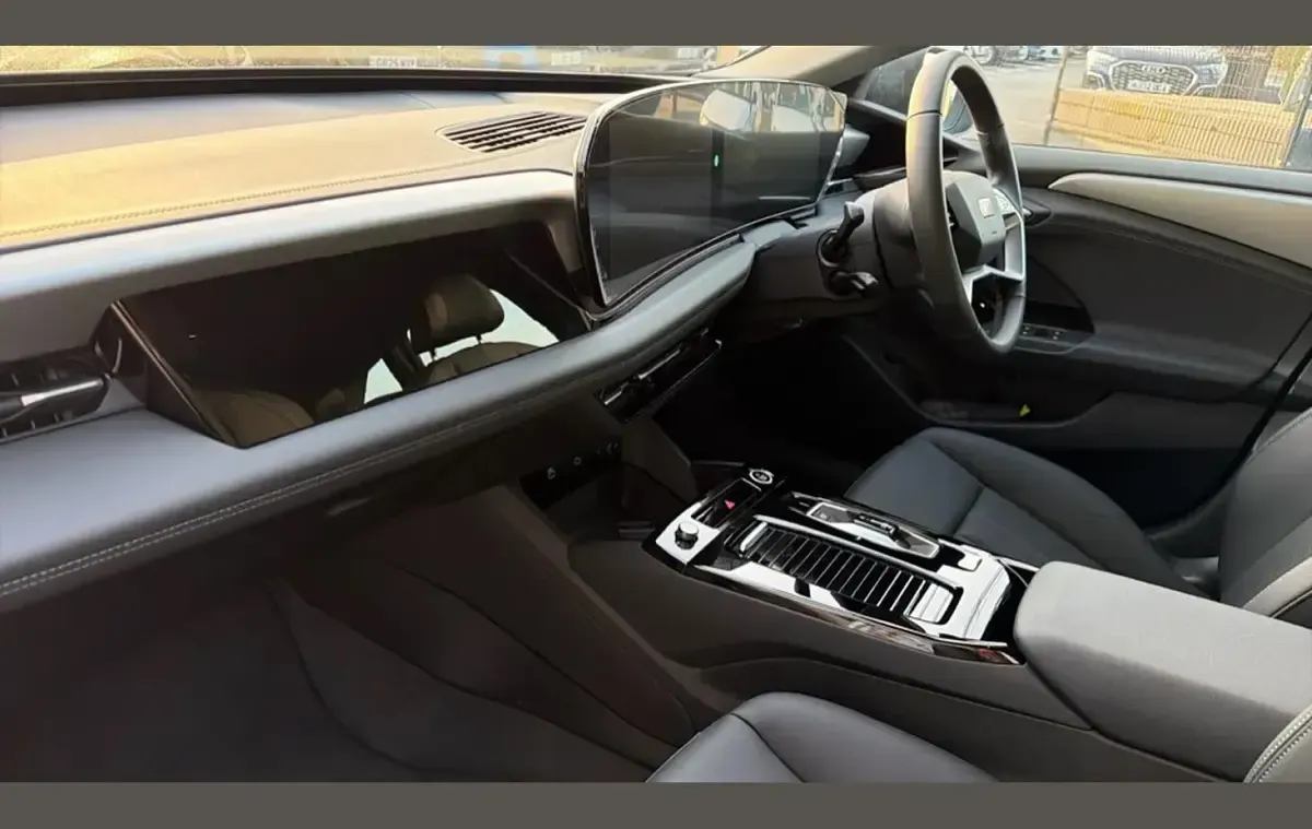 Second-hand Audi A6 e-tron Sport 210 kW (286 CP) 2026 Albastru Break