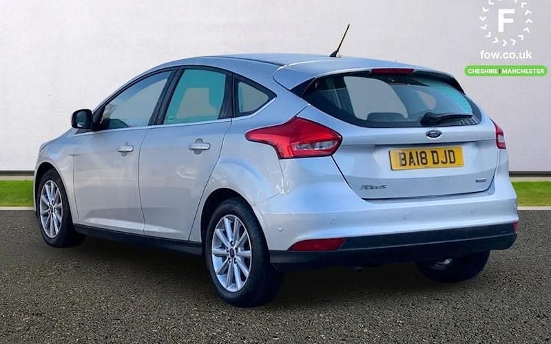 Used Ford Focus Titanium 125 HP (91 kW) 2017 Silver Hatchback