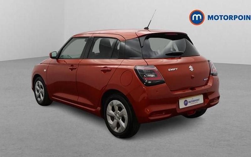 Usado Suzuki Swift 82 HP (60 kW) 2025 Laranja Citadino