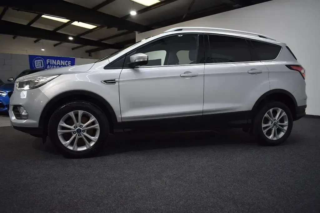 Second-hand Ford Kuga Titanium 150 CP (110 kW) 2017 Argintiu SUV