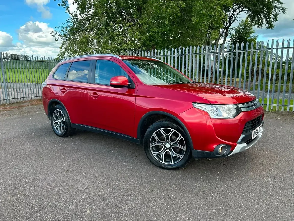 Used Mitsubishi Outlander 2014 Red SUV