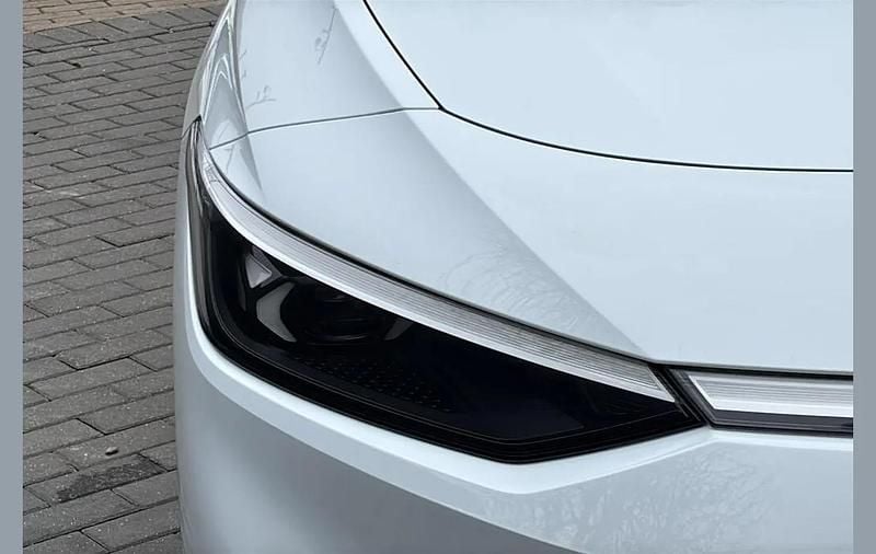 Used VW ID.7 Pro 210 kW (286 HP) 2024 White Estate