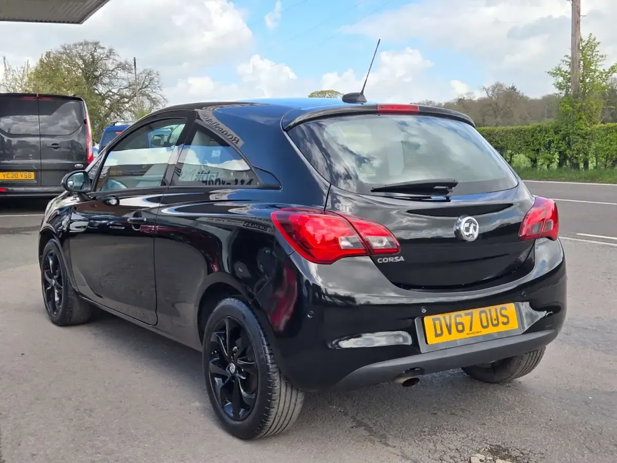 Second-hand Vauxhall Corsa SRi 75 CP (55 kW) 2017 Negru Hatchback
