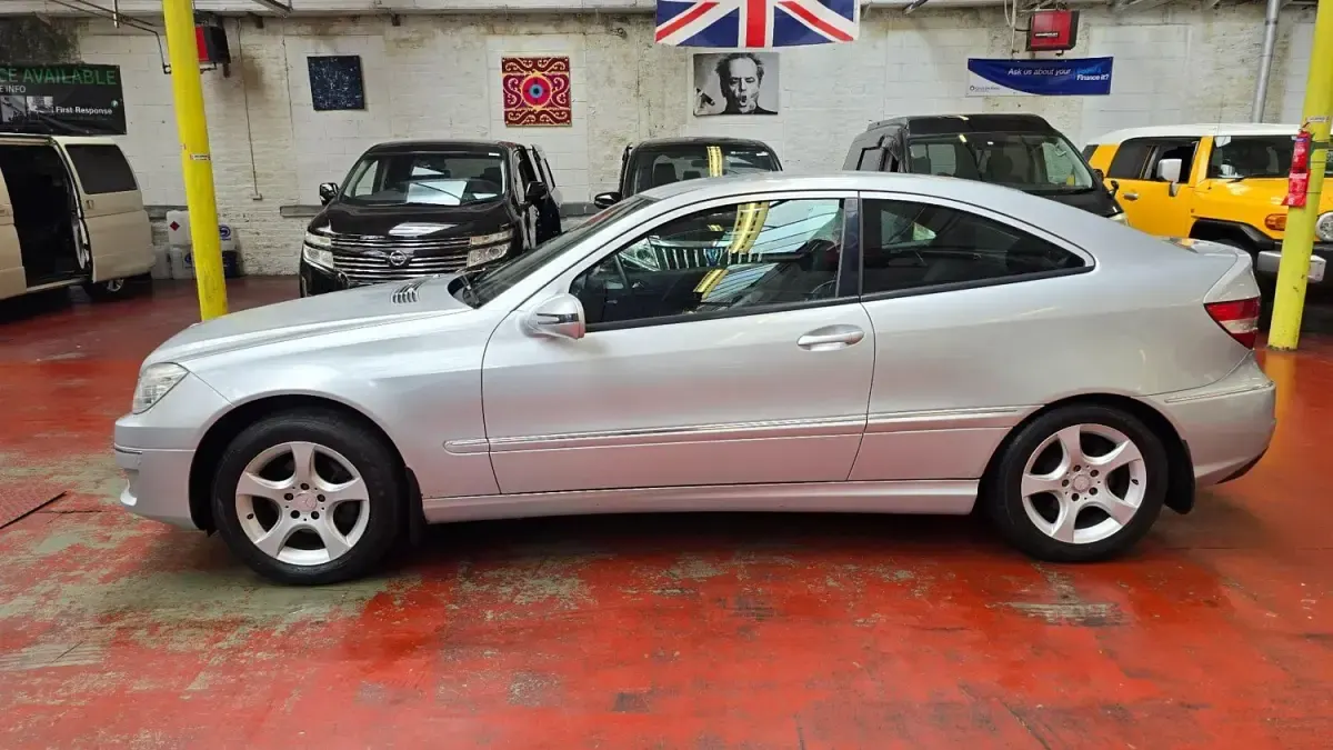 Begagnad Mercedes CLC180 SE 143 HK (105 kW) 2008 Silver Halvkombi