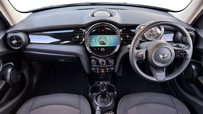 Used Mini Cooper Classic 134 HP (98 kW) 2022 Black Hatchback