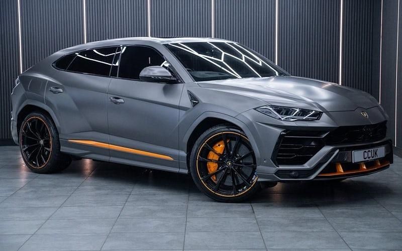 Used 2021 Lamborghini Urus SUV | £178,990 (A bit pricey) - Image 1/4