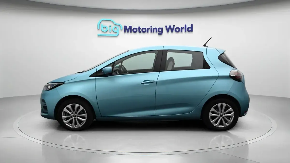 Used Renault Zoe Iconic 100 kW (136 HP) 2021 Blue Hatchback