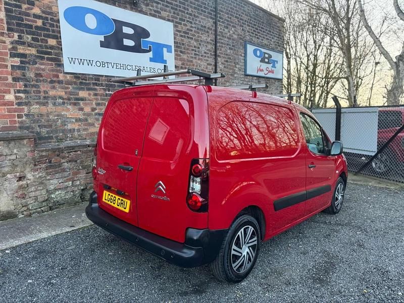 Used Citroën Berlingo 75 HP (55 kW) 2018 Red MPV