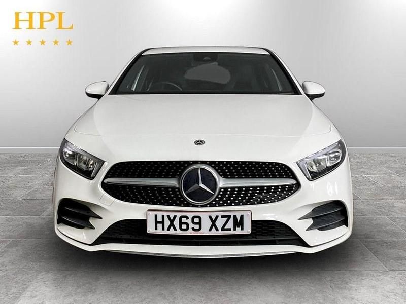 Used Mercedes A180 AMG line 136 HP (100 kW) 2019 White Hatchback