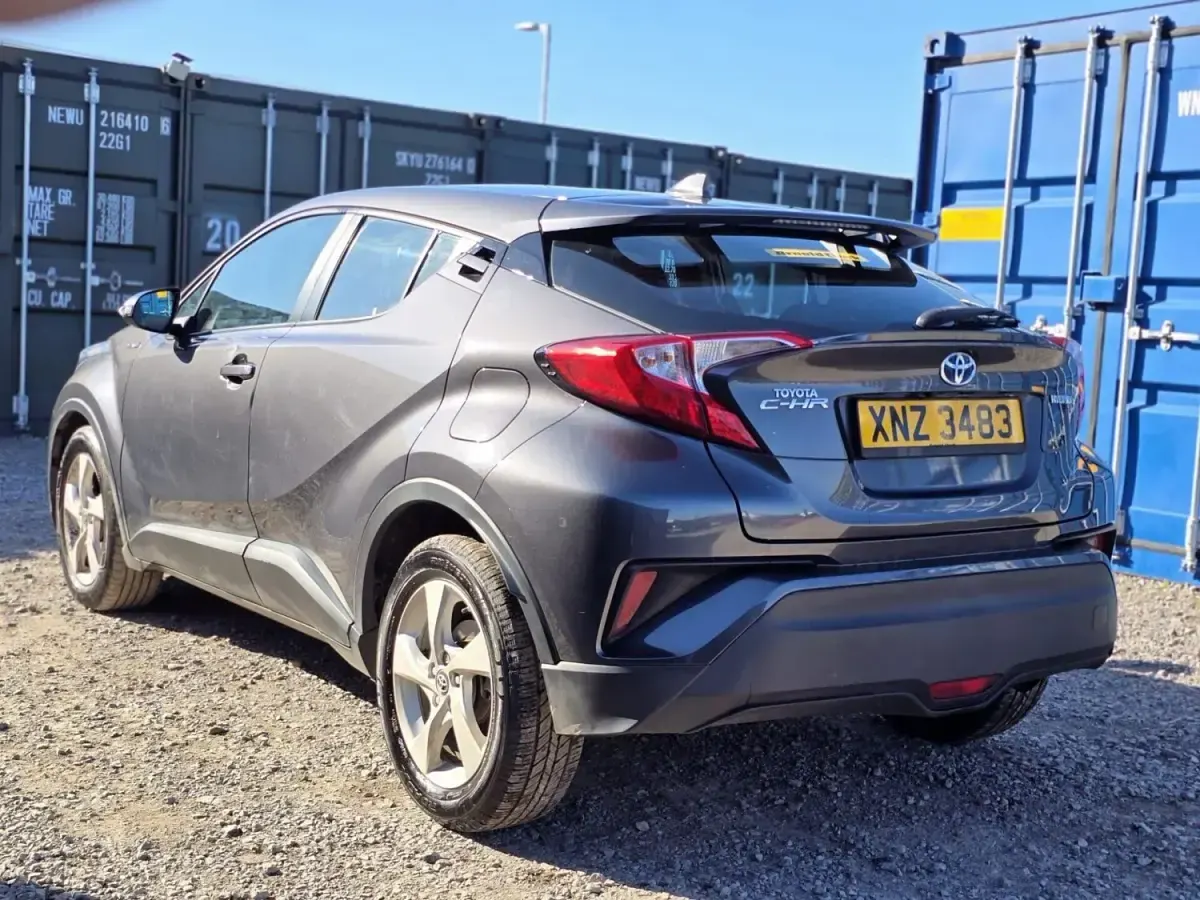 Second-hand Toyota C-HR 122 CP (89 kW) 2017 Gri SUV