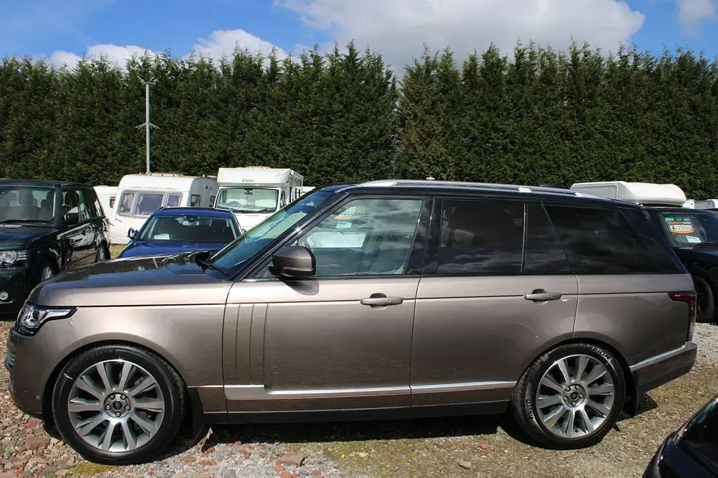 Used Land Rover Range Rover Autobiography 339 HP (249 kW) 2017 Brown SUV