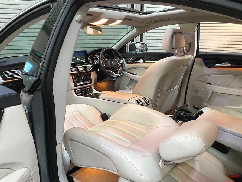 Used Mercedes CLS220 AMG Line Premium 175 HP (128 kW) 2015 Silver Coupe