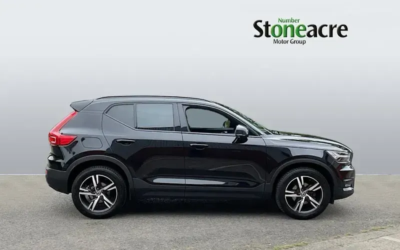 Used Volvo XC40 R-Design 163 HP (119 kW) 2021 Black SUV