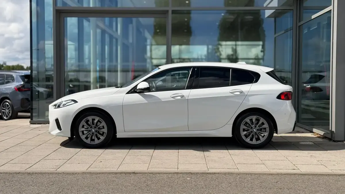 Used BMW 120 Sport Line 168 HP (123 kW) 2025 White Hatchback