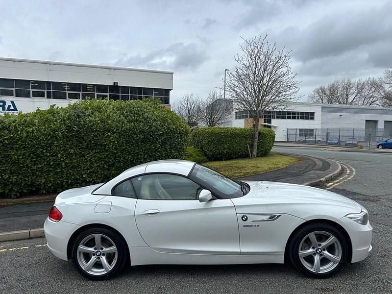 Used BMW Z4 Sport Line 184 HP (135 kW) 2014 White Cabriolet