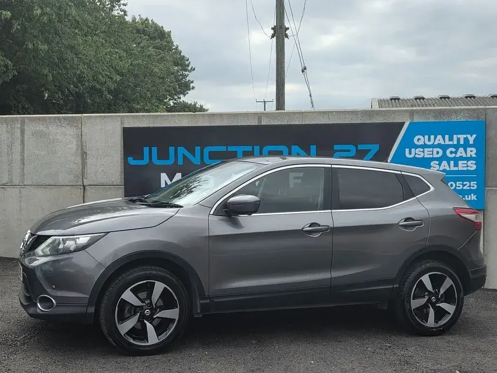 Used Nissan Qashqai N-Connecta 110 HP (80 kW) 2017 Grey SUV