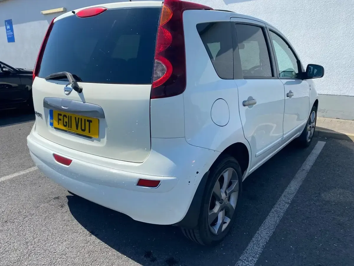 Used Nissan Note N-TEC 110 HP (80 kW) 2011 White Hatchback